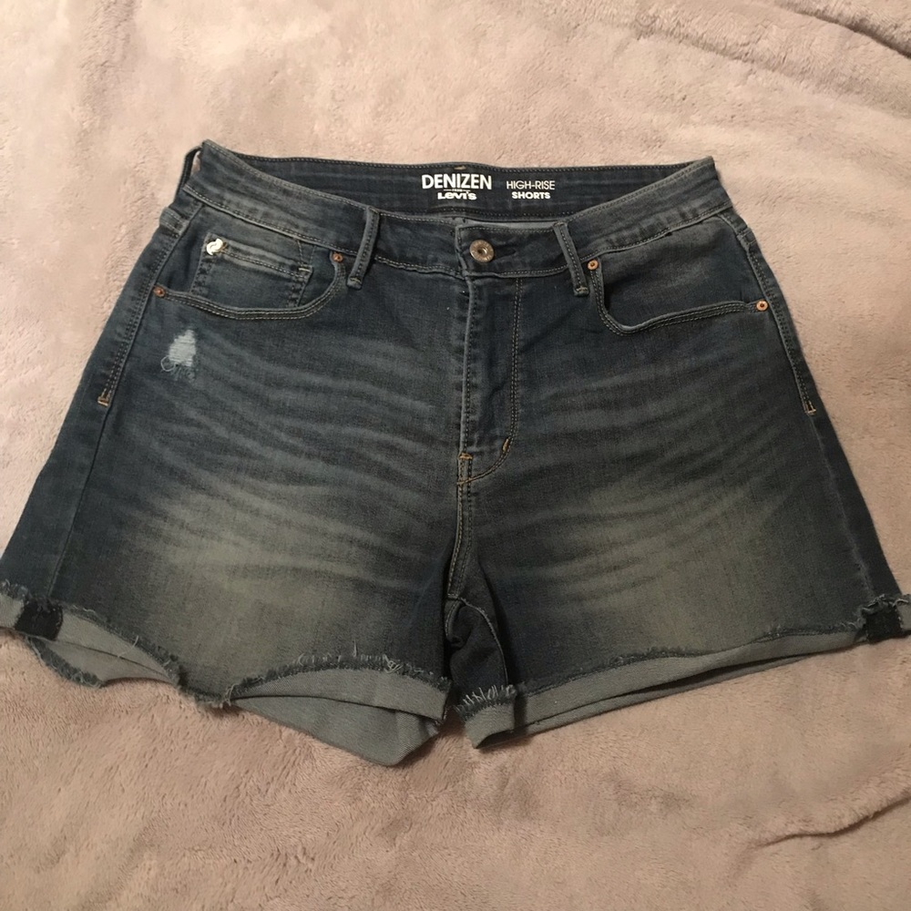 Levi’s High Rise Medium Wash Denim Shorts